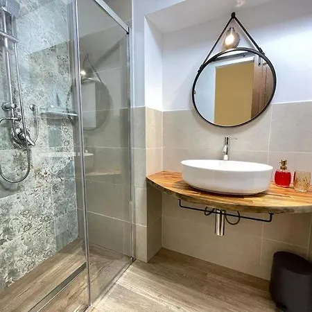A'nicaredda Apartment *